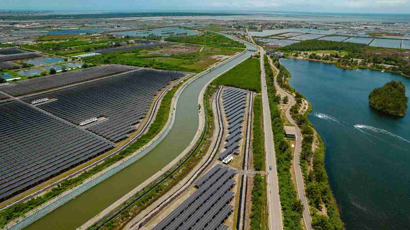 尊龙z6能源事业提供智慧能源管理、、、太阳能监控管理、、、、全方位电厂建置及运维解决方案，，，并拥有管理超过6000案场的经验